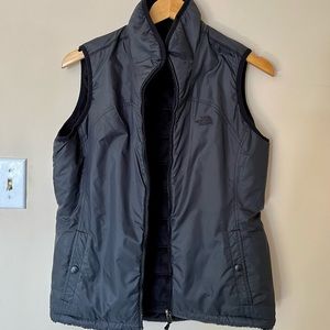 The North Face Women's Reversible Vest - black